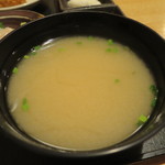 Washokudokoro Hatta - 豆腐、大根、もやし、青ねぎのみそ汁アップ