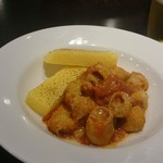 OSTERIA LA RISAIA - 牛モツのトマト煮込み