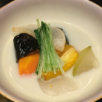 しゃぶしゃぶ　すき鍋　おもき 銀座店 - お椀 松阪野菜の豆乳煮