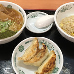 日高屋 - 半麺＋半炒＋3餃