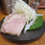 エンターテイ麺ト スタイル ジャンク ストーリー エムアイ レーベル - チャーシュー