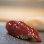 鮨 猪股 - 噴火灣（ふんくわゝん）鮪（しび）醤油漬（しやうゆづけ）