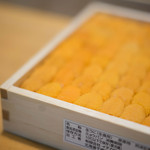 鮨 猪股 - 利尻（りしり）馬糞海膽（ばふんうに）