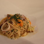 バローレ - 美瑛小麦を使った自家製麺のウニとイカのパスタ