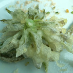 越後まつだい里山食堂 - 揚げる山菜が無くて花を揚げてもらった！