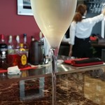 イタリアン バール ラ ファミーリア - 【H28.6.30】アペリティーボタイム。プロセッコ＋小皿３品＝８００円
      