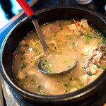 「参鶏湯（サムゲタン）」（3,000円）。とても美味しかった！