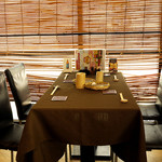 Kushitei - 4名様までのテーブル席は3卓あります。