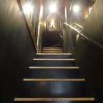 ピエールマルコリーニ アイスクリームカフェ - 階段上ります