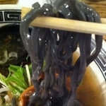 麺場 ハマトラ - 海老塩そば 麺アップ