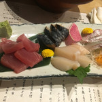 日本酒×北海道食材 地元家 青森店 - 鮪、鯖、ホタテ、真鯛のお造り