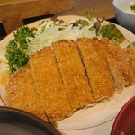 白州 - 豚ロースカツのアップ
