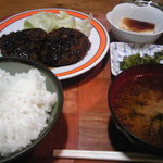 亀吉 - メンチカツ定食（530円）