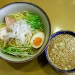 Saisai - つけ汁には、たっぷりの胡麻と、刻みネギが入っています