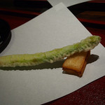 勝太呂 - アスパラと海老パン