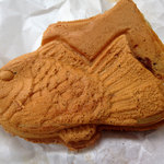 Mameyano Taiyaki - 北海道産小豆使用の粒あん鯛焼き140円