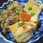 Nadaman Chuubou - 肉豆腐の盛りつけ