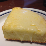 幸田屋珈琲店 - スポンジケーキのようなものに、溶けたチーズという組合せ。