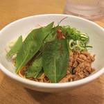 カーザ ルカ - ラー博は俺の社員食堂。  ミニペペロソチーノ和え麺！  辛さはMAXの5辛！  ヤサイプリタツでヘルシーに見える。駄菓子菓子