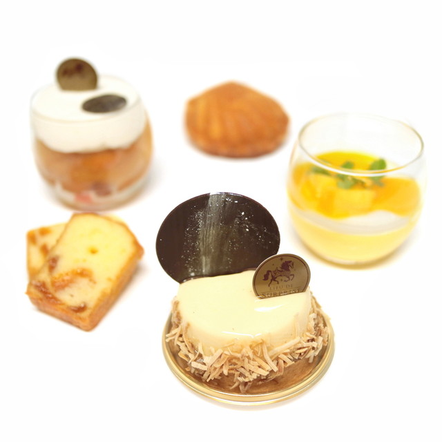 リュ ドゥ シュープリーズ Lieu De Surprise 片原町 高松 ケーキ 食べログ