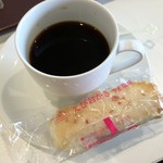 イオンラウンジ - 料理写真:ホットコーヒーとえびおかき