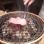 Yakiniku Sudou - 肉を炭火により、ベストな状態で仕上げます　素人には無理な技術です！（承認済み）