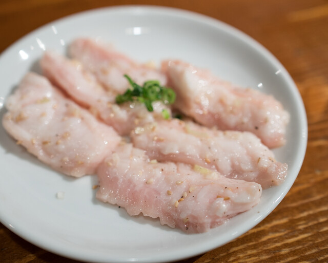 新宿ホルモン シンジュクホルモン 新宿三丁目 ホルモン 食べログ