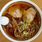 りんさん - 醤油ラーメンのアップ