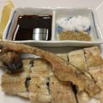 妙孝 - 鰻の白焼  タレと塩と山椒添え リピ確定