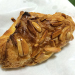 パンドール - 甘栗とアーモンドクリームとチョコレート