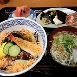 豊川寿司 - ちらし丼　800円