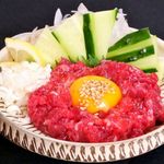 Ichigoya - 新鮮な馬肉を特製醤油だれと古式圧搾製法のこだわり「金ごま油」で和えました。馬の甘味と香ばしい金ごまの風味が、どんなお酒にもよく合います。