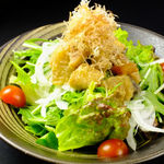 Ichigoya - 一口サイズのコロコロ南蛮漬けをトッピングした人気の一伍屋サラダ。自家製ドレッシングでお楽しみ下さい。