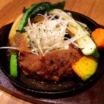 木を植えるレストラン オーロラ - 石垣島の美崎牛100％ハンバーグ