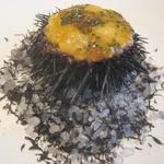 レストラン マノワ - 青森産ムラサキウニとコンソメジュレ