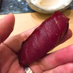 初音鮨 - 赤身（漬け）