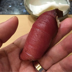 初音鮨 - 中トロ（漬け）