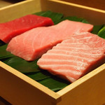 Sushi Tobikome - まぐろ三種