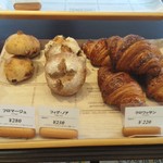 パティスリートレカルム - パン棚