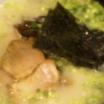 らーめん 豚食 - 白豚骨ラーメン（アップ）