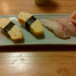 シマアジにぎりと玉子にぎり