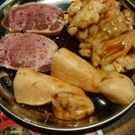 裏なんば 焼肉 虎にツノ - 豚タン(*^^*)シマチョウ(*^^*)マルチョウ