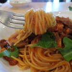 イルゴローソ - ツナ、ベーコン、きの子のトマトソーススパゲッティ