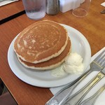 Eggs 'n Things - セットのパンケーキ　オムレツ　ホウレンソウ、ベーコンとチーズ
            （$11.95）【平成28年7月3日撮影】