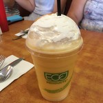 Eggs 'n Things - マンゴースムージー（$4.95）【平成28年7月3日撮影】