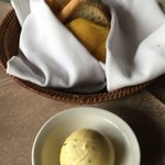 BREEZE at The Samaya - パン