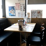 俺のカレー食堂 輪 - 店内