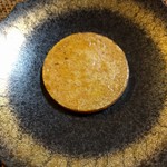 松岡製菓 - その１：まず満月ポンを１枚置く