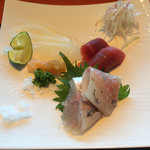 ぬーじ - 造り（マコガレイ、真鯵、真蛸、近海まぐろ）