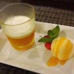 ドゥース ダイニング ウイング - ★マンゴーゼリーココナッツムースのせ&アイスのマンゴーソース